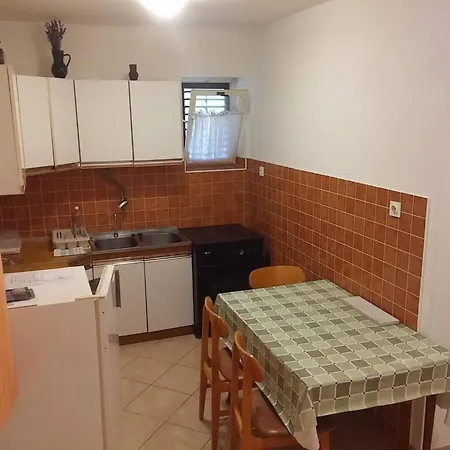 Apartment Katarina Mit Garten Und Grill By Interhome *
