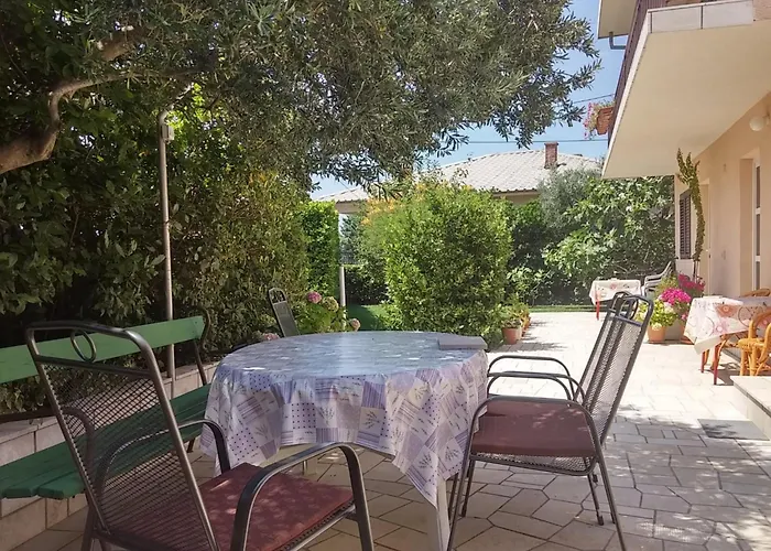 Katarina Mit Garten Und Grill By Interhome